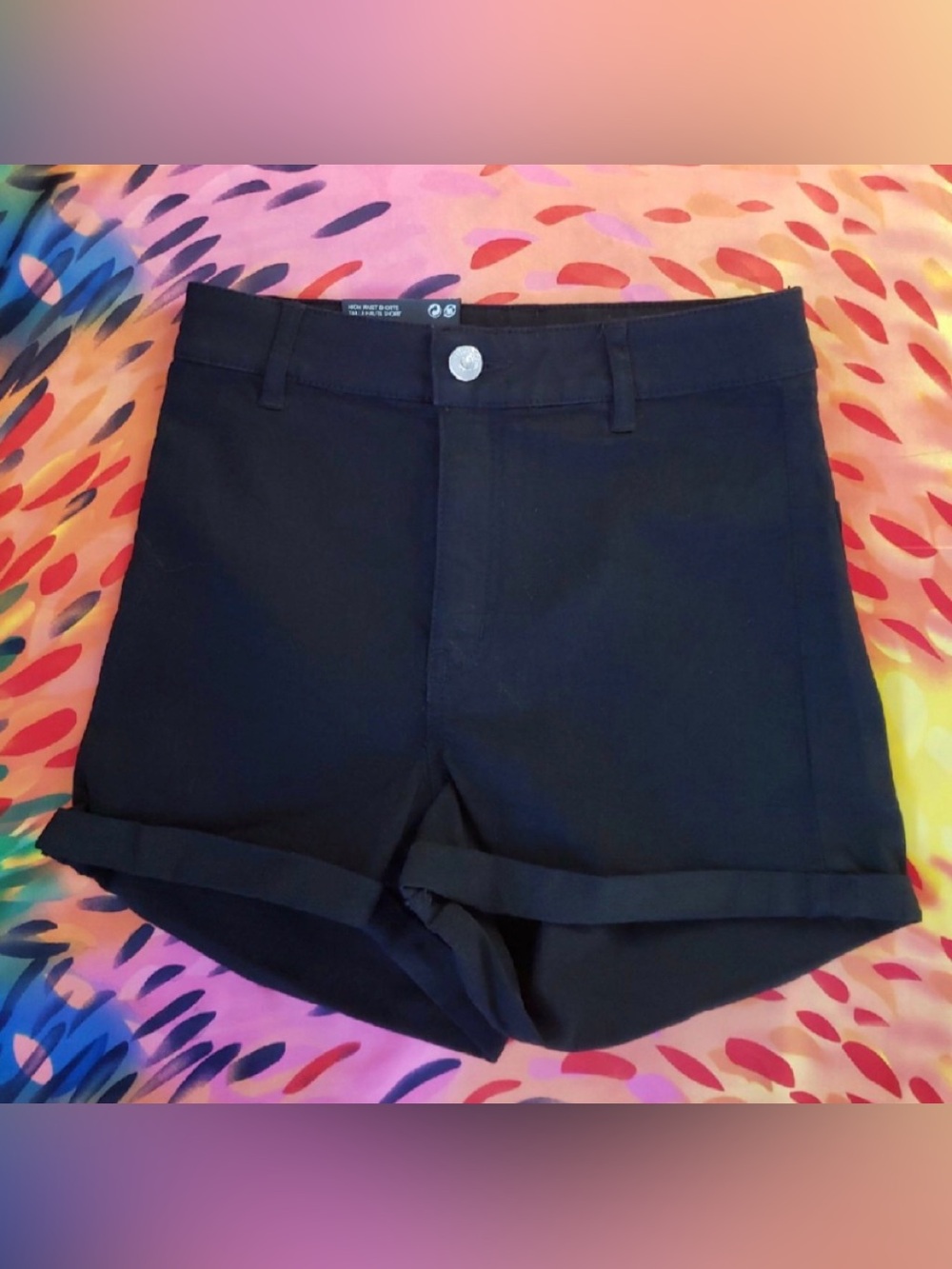 Divided High-Waist Black Rolled-Hem Shorts